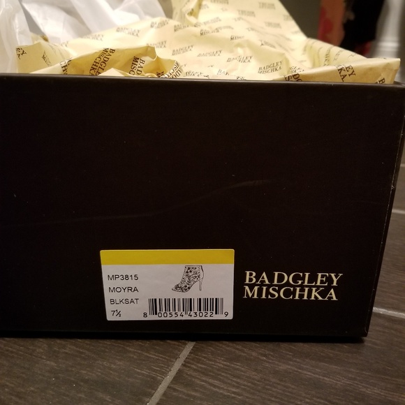 🏷SALE Badgley Mischka- Moyra Satin Lace Peep Toe - Picture 6 of 7